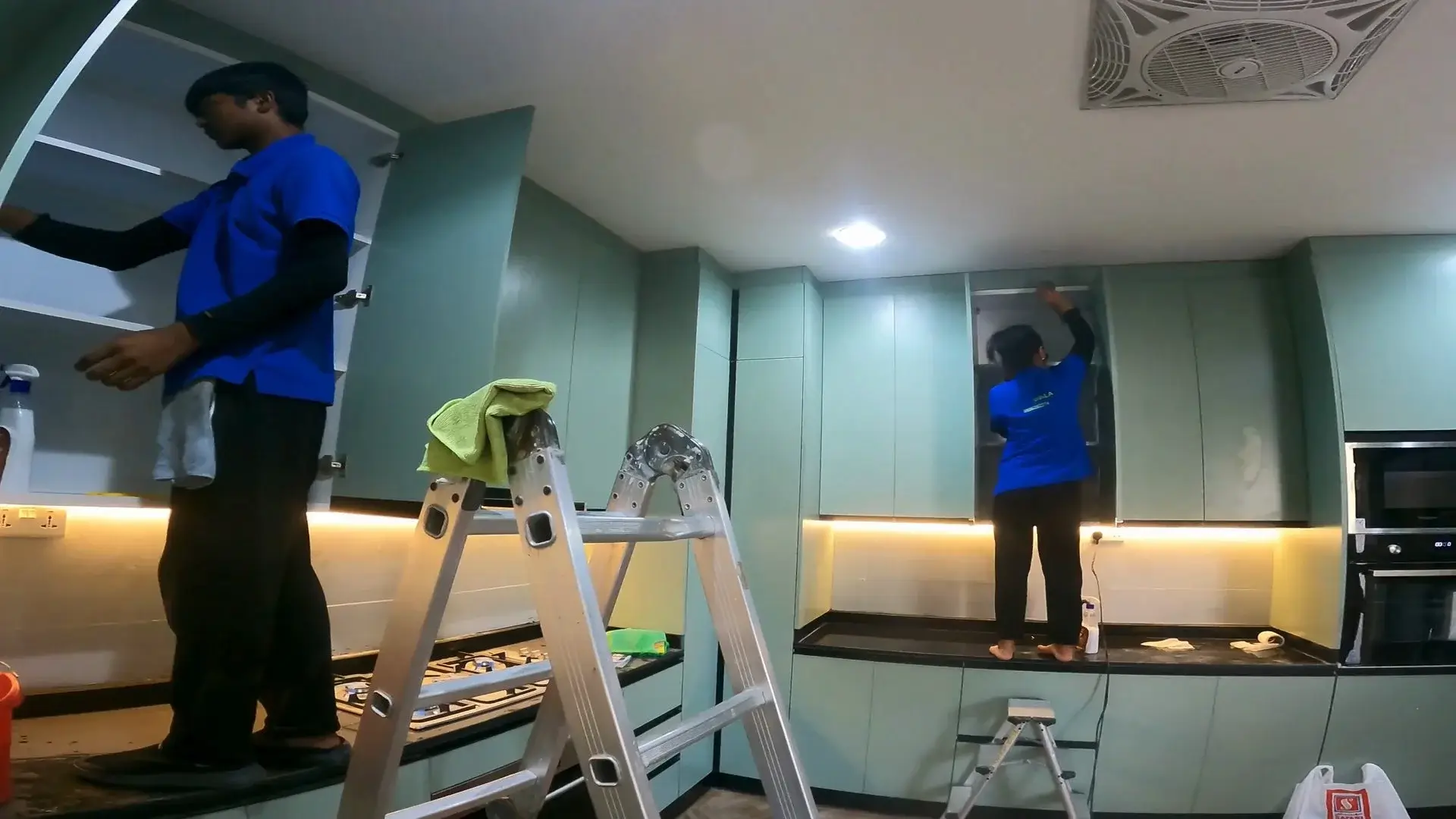 Professional kitchen cleaning service Dubai — Safaeewala team