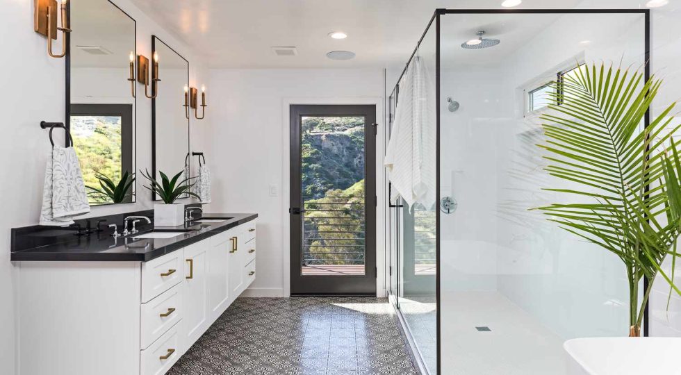 clean-bathroom-top-to-bottom-lead-getty-0823-c52a97094ff043d69b06c2352c18dc4b washroom cleaning in dubai